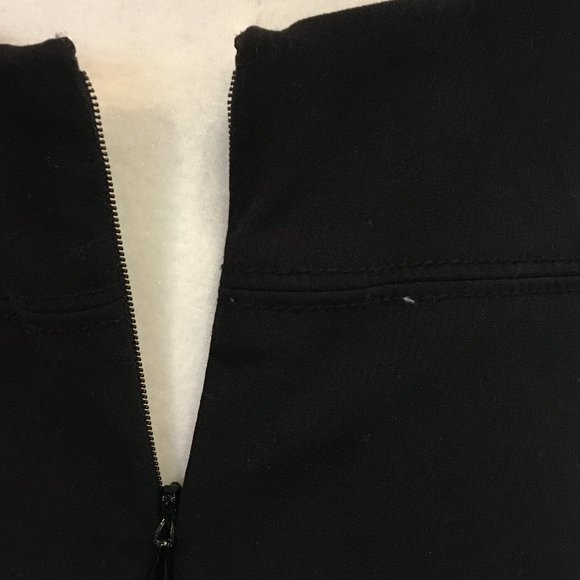 Ann Taylor LOFT Black Seamed Flippy Skirt - Sz 0P - Picture 3 of 6
